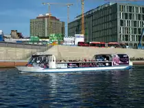 FGS Stern der Stern-u.Kreisschifffahrt am 20.03.2014 auf der Spree zu Tal. Im Hintergrund-Mitte ein Teil der Charite und Rechts der Neubau des Bundesminiteriums für Bildung und Forschung.