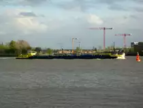 TMS Blankenrode (04807760 , 99,90 x 9,50) kommt am 13.04.2014 aus dem Köhlfleet und fährt die Elbe zu Tal bei Teufelsbrück.