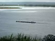 Dettmer Tank 51 (04014550 , 85 x 9) am 13.04.2014 bei Blankenese auf der Elbe zu Berg.