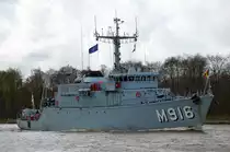 Am 13.04.14 führte mich mein Weg mal wieder nach Fischerhütte am Nord-Ostsee-Kanal und das erster Schiff was ich am diesem Tag erwischte war der Minensucher M916 Bellis Länge:51.0m Breite:9.0m Flagge:Belgien.