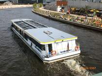 Ausflugsschiff MS Spree-Blick III beim Hauptbahnhof, April 2007