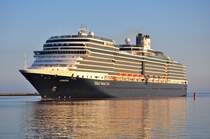 Am frühen Morgen des 20.05.2014 erreicht die  Eurodam  ihr Tagesziel Warnemünde.