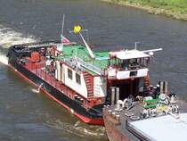 Schubschiff  TR-17  aus D�cin (Tschechien) am 01.08.2005 zu Berg in Mei�en an der Elbtalbr�cke, Elbe-Km 83 / Reederei: CSPL / Registriernummer: 200213 / Eichnummer: L Dc 722 CS / Tonnage 70 t / L�nge: 27,19 m / Breite: 8,70 m / Tiefgang: 1,20 m