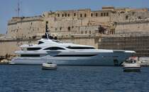 72 m Super Yacht VICKY lag am 13.05.2014 im Hafen Valetta in Malta.