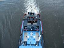 Draufsicht auf das Heck des Schubbootes SCH 2637 (05800980) am 24.05.2014. Fotografiert von der Trogbrücke (MLK) über der Elbe.