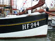 Der Finkenwerder Hochseekutter  Astarte  ist als Gaffelketsch getakelt. Hier am 14.08.2005 bei der Sail Bremerhaven. Baujahr 1903, Werft: August Albers in Finkenwerder (Deutschland), L�nge �ber alles: 36,84 m, Segelfl�che: 257,7 qm, Segelnummer: TS G 126, Eigner: Schiffergilde Bremerhaven (seit 1977). Die Registriernummer HF 244 erinnert an die Zeit als Fischkutter in Hamburg-Finkenwerder.