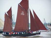 Der Finkenwerder Hochseekutter  Astarte  ist als Gaffelketsch getakelt. Hier am 14.08.2005 bei der Sail Bremerhaven. Baujahr 1903, Werft: August Albers in Finkenwerder (Deutschland), L�nge �ber alles: 36,84 m, Segelfl�che: 257,7 qm, Segelnummer: TS G 126, Eigner: Schiffergilde Bremerhaven (seit 1977).