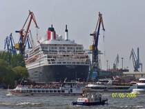  Queen Mary 2  Im Trockendock bei Blohm und Voss in Hamburg.