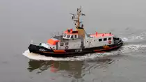 Das Lotsenboot Pilot Kapitän Kircheiss am 17.07.2014 auf der Elbe vor Brunsbüttel.
