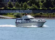 Motoryacht  OTATA  auf dem Rhein bei Rolandseck - 01.07.2014