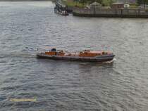 BORKUM  (ENI 05501410)  am 26.8.2014, Hamburg, Elbe Höhe Dockland /

Wasserboot / Tragfähigkeit 330 t / Lüa 32,8 m, B 7,57 m, Tg 2,0 m / 153 kW / Eigner: Fr. Jacobsen & Cons., Hamburg / Heimathafen Hamburg / 1955 bei Buschmann, Hamburg /

