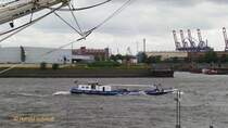 Elbetank II (ENI 05305520) am 20.6.2014, Hamburg, Elbe Höhe Landungsbrücken /
Ex: ANTJA, SHELL 10 /
Bunkerboot / Lüa 32,11 m, B 5,56 m, Tg 2,02 m /1 Diesel, 118 kW, 160 PS / 1956 bei Scheel&Jöhnk, Hamburg /
