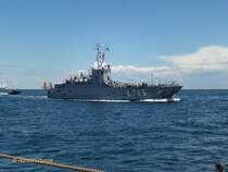 L 765 SCHLEI am 25.6.2014 auf der Kieler Förde /
Mehrzwecklandungsboot, Klasse 520 / Lüa 40,04 m, B 8,8 m, Tg 2,01 m / 2 Diesel, ges. 752 kW, 1020 PS, 2 Festpropeller, 10,5 kn / 1964 bei HDW, Hamburg /
