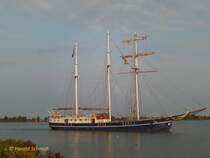 ADMIRAAL VAN KINSBERGEN am 7.9.2014 im Hafen von Enkhuizen, NL /
Barkentine (Schonerbark)  / Lüa 50 m, B 6,5 m, Tg 2,1 m / Segelfläche: 600 m² /
