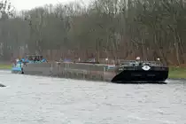 SB Nawa S3 (08351029) mit SL 20SL Nawa (08348098 , 49,9 x 9m) und SL 19SL Nawa (25700002 , 49,9 x 9m) am 05.01.2015 im Sacrow-Paretzer Kanal bei Potsdam-Nedlitz auf Talfahrt.