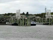 Blick in den Godorfer Tankschiffhafen zu den Löschstellen 8-10 an den die Tankschiffe Bitumina I , Bohemia II u. Bitumina II (v.li.n.re.) gelöscht werden. 22.10.2014