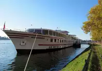 KFGS Alemannia (07001703 , 110 x 11,60m) am 19.10.2014 in Straßburg liegend. Die ex Deutschland der KD ist 1971 in Mainz gebaut worden und hat 4 x 515 PS (Voith-Schneider Propeller). Ein echter Klassiker unter den KFGS.