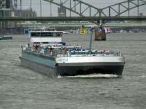 TMS Artega (06105211 , 110 x 11,45m) am 22.10.2014 auf Rhein-Bergfahrt bei Köln.