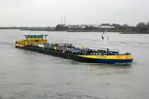 TMS Piz Albris (07001823 , 85,75 x 11,40m) am 23.10.2014 bei Millingen / Niederlande auf Rhein-Bergfahrt.