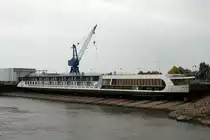 KFGS Amaserena , BN 536 , 135 x 11,40m , Neubau der Vahali Werft in Gendt / Niederlande am 23.10.2014.