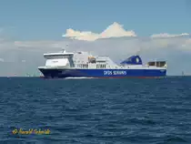 REGINA SEAWAYS (IMO 9458535) am 25.6.2014 auf der Kieler Förde, Kiel einlaufend  /
Ex-Name: ENERGIA (bis 09.2011)
RoRoPAX-Schiff / BRZ 25.518 / Lüa 198,99 m, B 26,6 m, Tg 6,4 m / 1 Diesel, Wärtsilä 12V46, 24.000 kW, 32640 PS, 24 kn / 600 Pass. , Frachtraum: 2.923 lfm. /2010 bei Nuovi Canterie Aquania in Marina di Carra, Italien / Flagge: Litauen: Heimathafen: Klaipeda //
