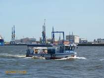 RAINER ABICHT H6022 (ENI 04806110) am 3.6.2013, Hamburg, Elbe vor Altona / 

Rundfahrt-Barkasse / Lüa 18,00 m, B 4,8 m, Tg 1,1 m, / 1 Diesel, 100 kW, 136 PS / ges. Fahrgäste: 60 / 2007 bei Behrens Schiffs- und Schweißtechnik GmbH, Hamburg-Finkenwerder /

