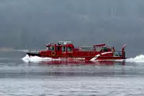 Feuerlöschboot II der Berliner Feuerwehr (05601870 , 17 x 4,20m) am 19.01.2015 auf der Havel Höhe Berlin-Hohengatow / Insel Lindwerder zu Berg. 