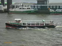 ST. PAULI  H3078 (ENI 05612600) am 20.4.2010 (vor dem Umbau zur sinksicheren Barkasse), Hamburg, Elbe, Binnenhafen, /
ex ALBERT (1924), ST. PAULI (1951)
Barkasse / Lüa 14,6 m, B 3,6 m / zul. Fahrgäste 45 / 1 Iveco-Diesel 92 kW / 1924 bei Jastram, HH-Bergedorf gebaut / Umbau 2011 bei Feltz, HH-Finkenwerder, zur sinksicheren Barkasse / Eigner: Barkassen Centrale Ehlers /
