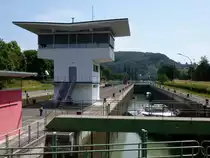 Rheinschleuse S�d in Birsfelden bei Basel, er�ffnet 1979, nutzbare L�nge 190m, Breite 12m, Hubh�he 8m, Juni 2015