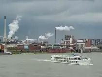 LAFAYETTE(01822624; L=90,5m; B=10,14mtr.; 3x390PS; 130 Passagiere; Bj.1992)im Bereich Krefeld-Uerdingen; 150622