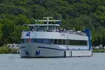 . FGS   Rode L�iw  ENI 08023160, ist am 12.05.2015 auf der Mosel nahe Stadtbredimus unterwegs.