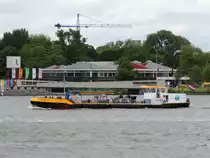 ZWAANTJE6(2326201; LXB=35x5,5m; 200to; 340PS; Bj.2003)auf Versorgungsfahrt im weitläufigen Hafengebiet von Amsterdam; 150619