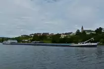 . GMS  ICARIA  Euronr02328050; L 110m; B11,45m; 3240t; Bj.2006; fährt am 12.07.2015 an Palzem Moselaufwärts vorbei.  