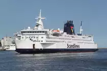 Prins Joachim auf dem Weg von Gedser nach Rostock-Seehafen beim Einlaufen im Hafen von Warnem�nde.17.07.2015