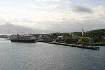 Die M/S  Finnmarken  legt am 11. September 2006 an den Hurtigrutenkai von Sortland an. Zu diesem Zeitpunkt war sie das einzige Schiff der Flotte, was bereits in den Farben der Hurtigruten Group fuhr.