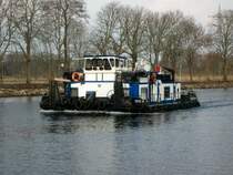 SB SCH 2328 (05602400 , 14 x 8,16m) am 08.03.2016 im Sacrow-Paretzer Kanal / UHW bei Marquardt mit Fahrtrichtung Westen. 