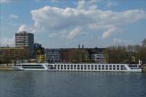 . Hotelschiff EMERALD Star, hat für eine kurze Pause in Koblenz angelegt.  09.04.2016