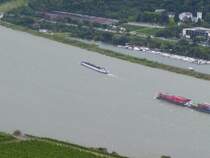 Schiffsverkehr auf dem Rhein bei Rdesheim; 24.07.2007