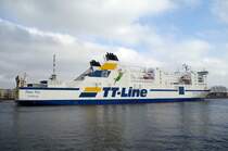 TT Line Fähre Peter Pan eingehend Rostock am 19.03.16
