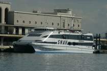 Die Katamaran-Autofhre F/S  Don Francesco  am Kai in Napoli; 09.03.2008