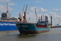 . Frachter Fredo (IMO 8504208), aufgenommen im Hafengebiet von Bremerhaven. Heimathafen Stralsund.  03.05.2016.