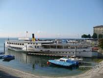 Neuenburgersee - Letztes Betriebsunfhige Dampfschiff * DS NEUCHATEL * im Hafen von Neuchatel ( Neuenburg )am 19.09.2007