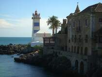Der Leuchtturm Farol de Santa Marta in Cascais bei Lissabon. (03/08)