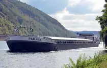 PARANA ein Frachtschiff auf der Mosel mit einer L�nge: 110m und Breite: 11,45m, steht auf Warteposition vor der Schleuse bei Sankt Aldegund am 13.10.16