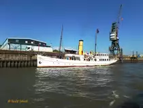 SCHAARHÖRN  am 7.9.2016, Hamburg, im Reiherstieg an der Lürssen/Norderwerft  /

Dampfschiff, Bereisung / BRZ 225 / Lüa 41,66m, B 6,8m, Tg 3,5m / 606 kW, 14 kn / 1908 bei Jannssen & Schmilinsky, Hamburg / Heimathafen: Hamburg /
