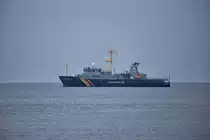 Die SEEADLER (IMO 9191541) des Fischereischutzes ankert bei diesigem Wetter vor dem Ostseebad Binz. - 06.11.2016