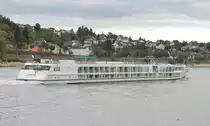 KFGS-Lafayette Flusskreuzfahrtschiff auf dem Rhein bei Andernach am 04.10.16. L�nge: 90,50m Breite: 10,14m IMO: 1822624. Passagiere: 110, Baujahr 1992/Renovierung 2014, Heimathafen: Strasbourg.