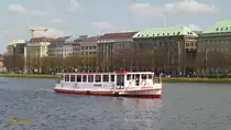 AMMERSBEK am 1.5.2016, Hamburg, auf der Binnenalster /

Alsterdampfer / Lüa  m, B 20,5 m, Tg 5,1 m / 1 MWM-Diesel 3-Zyl. 60 PS, mit Schacht / 1938 in Auftrag bei August Pahl, Hamburg-Finkenwerder, 1947 in Betrieb / 1979 umgebaut bei Aug. Pahl auf Einmannbetrieb mit Anlegemagneten, DAF-Diesel 74 kW ohne Schacht, 125 PS, Tg 1,55 m, 180 Pass. / 

