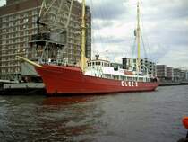 Feuerschiff  Elbe 3  Am 1.Mai in velgnne, aber nicht am sonst blichen Liegeplatz.