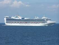 Die Star Princess kreuzt am 23.07.2008 die Vogelfluglinie in stlicher Richtung. Das Schiff gehrt zur Reederei Princess Cruises, Kalifornien